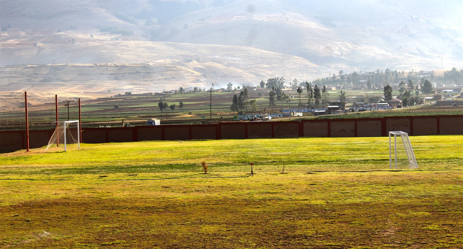 CAMPO DEPORTIVO (HUACHAC)